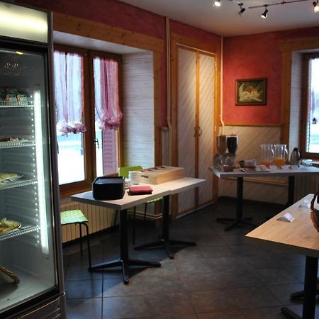 Auberge Du Herisson La Chaux-du-Dombief Kültér fotó