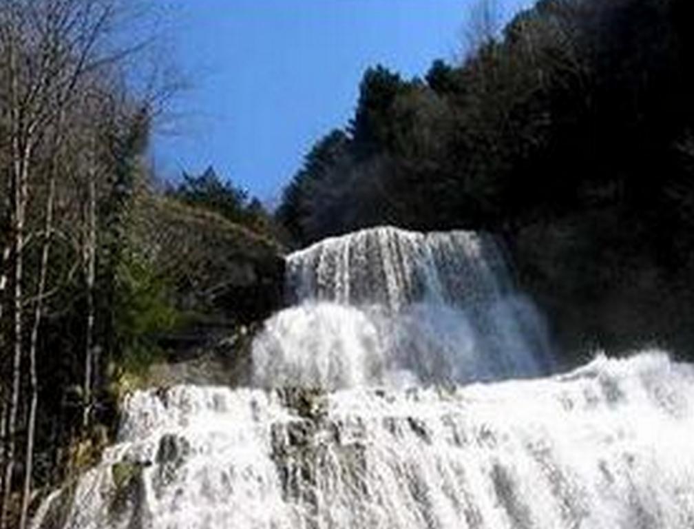 Auberge Du Herisson La Chaux-du-Dombief Kültér fotó