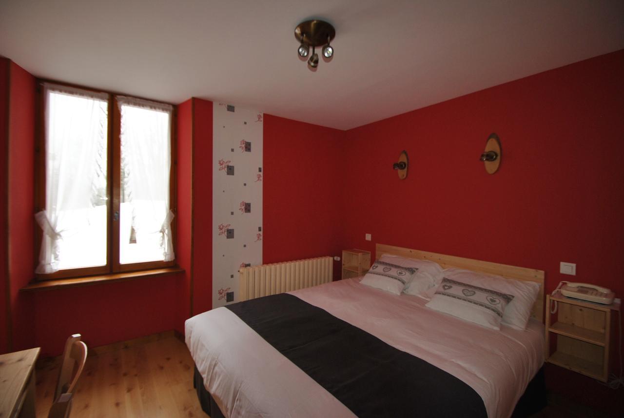 Auberge Du Herisson La Chaux-du-Dombief Kültér fotó